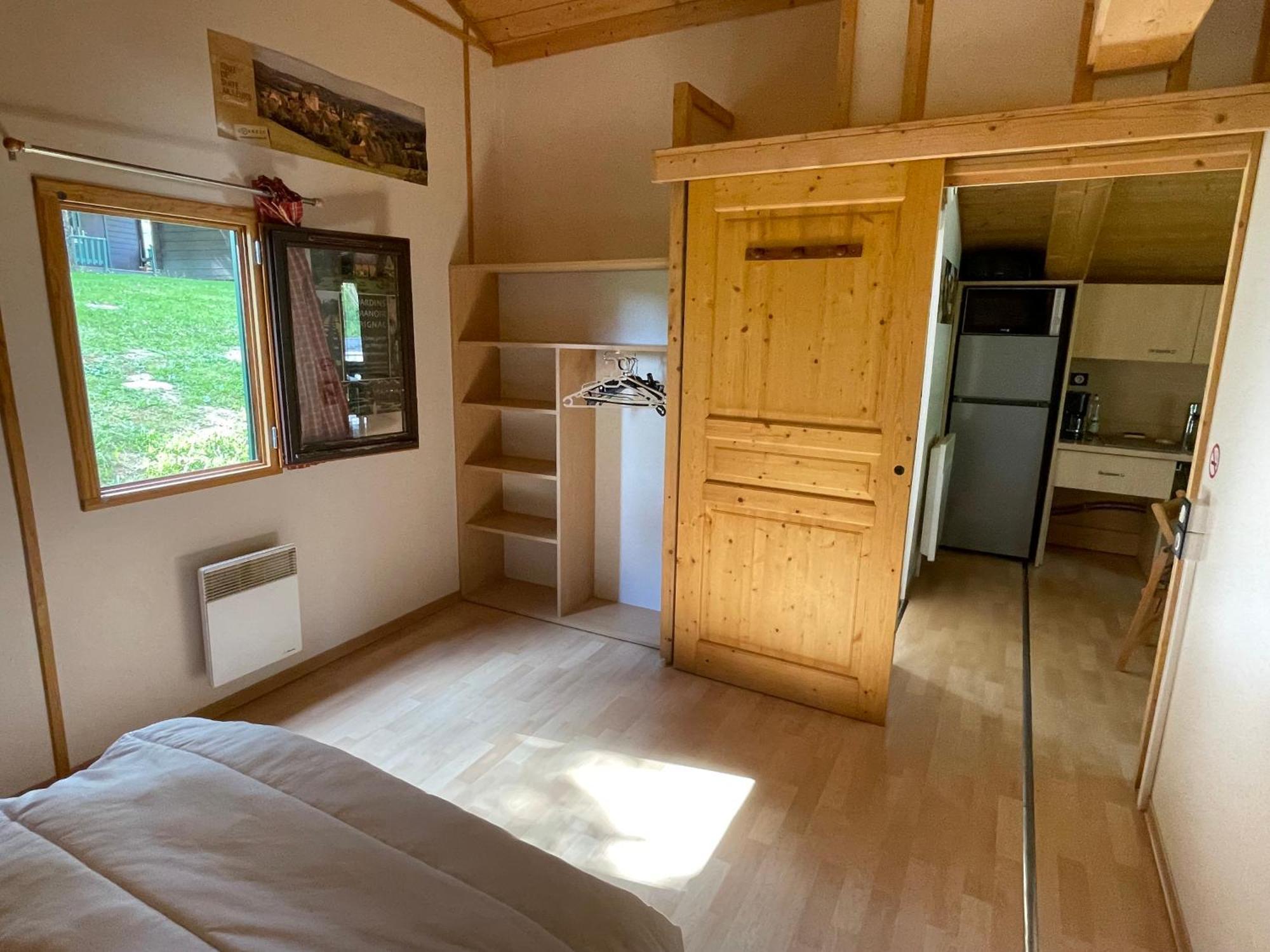Camping Les Etoiles Saint-Sornin-Lavolps Eksteriør bilde