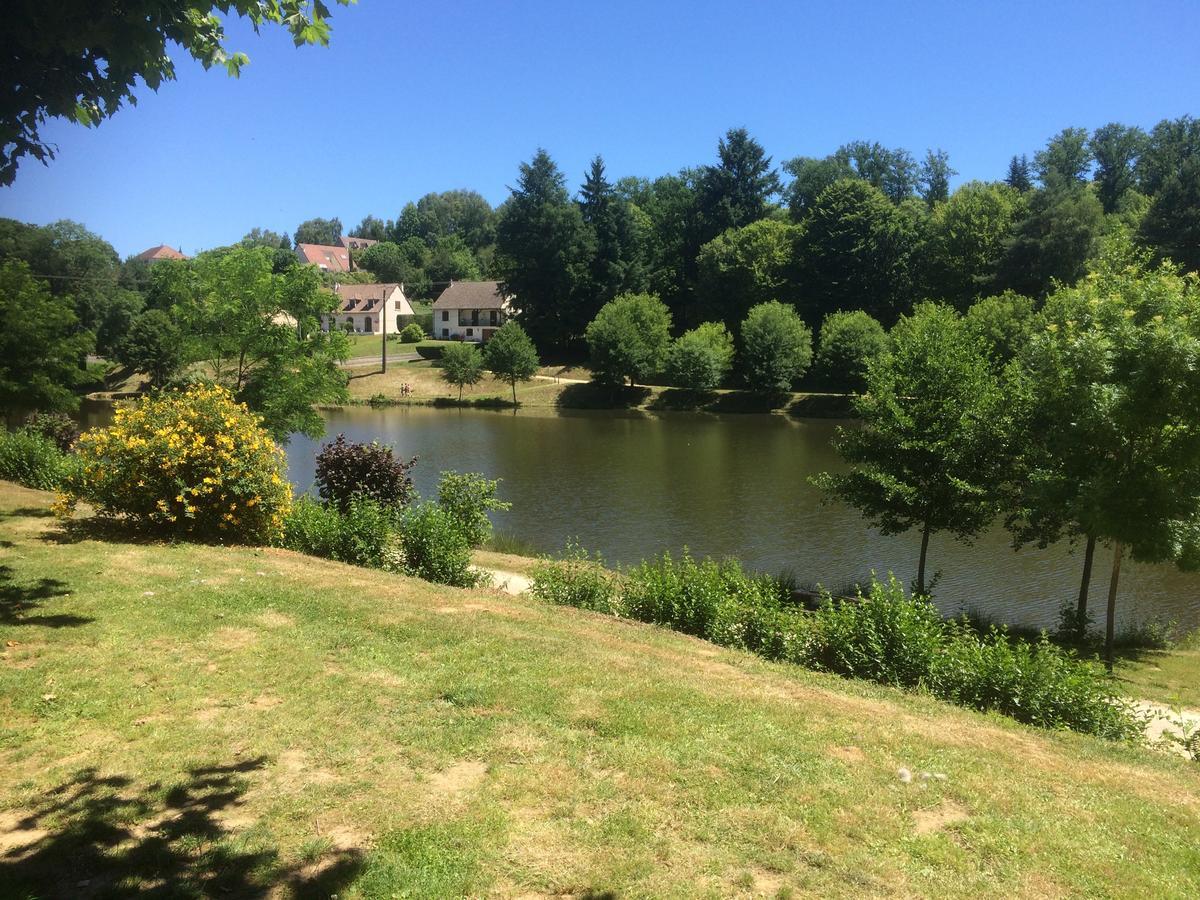Camping Les Etoiles Saint-Sornin-Lavolps Eksteriør bilde