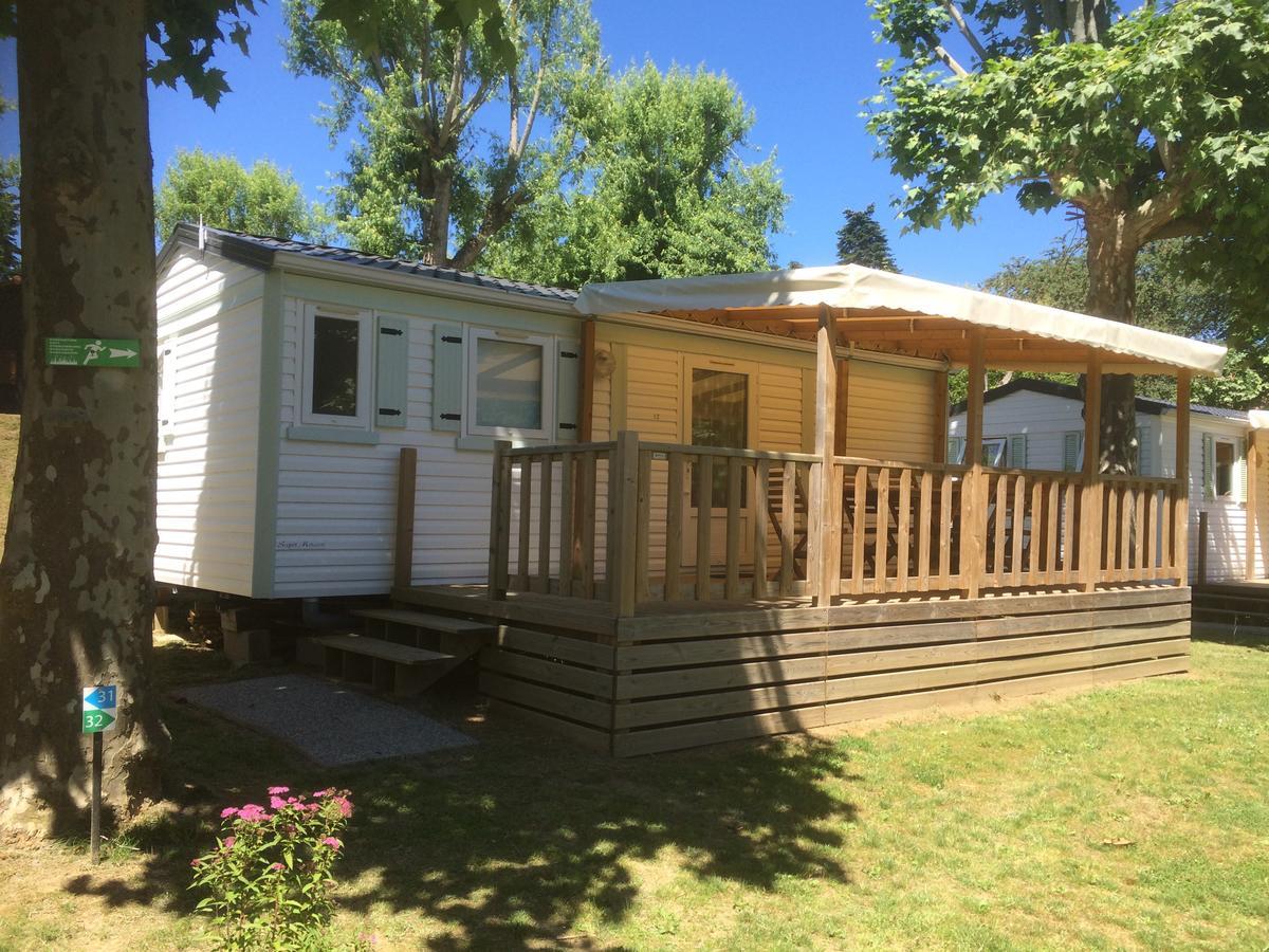 Camping Les Etoiles Saint-Sornin-Lavolps Eksteriør bilde