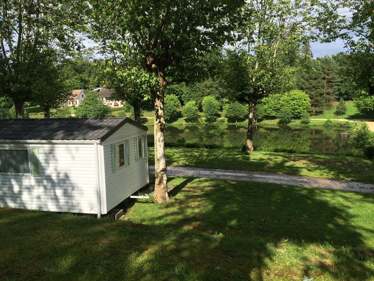 Camping Les Etoiles Saint-Sornin-Lavolps Eksteriør bilde